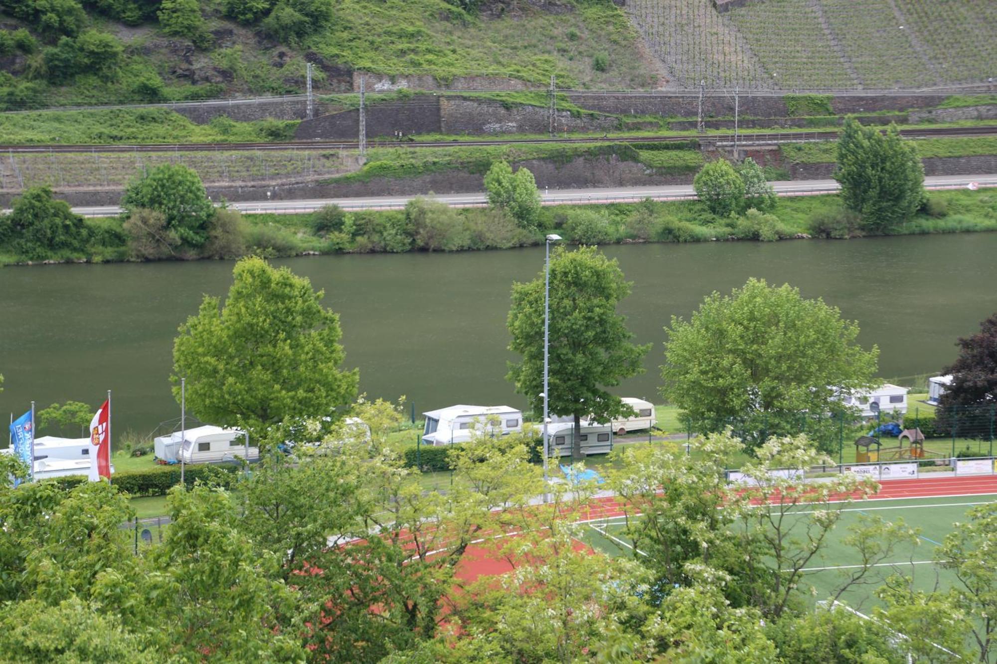 Haus Flora - Ferienwohnungen Cochem Eksteriør bilde